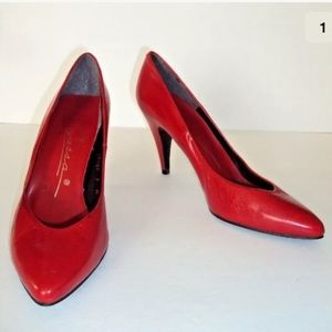 CARESSA Vintage Red Leather Stiletto Pumps